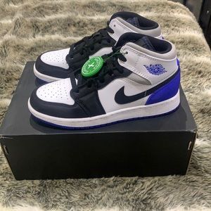 Air Jordan 1 Mid SE White Black Royal (GS)